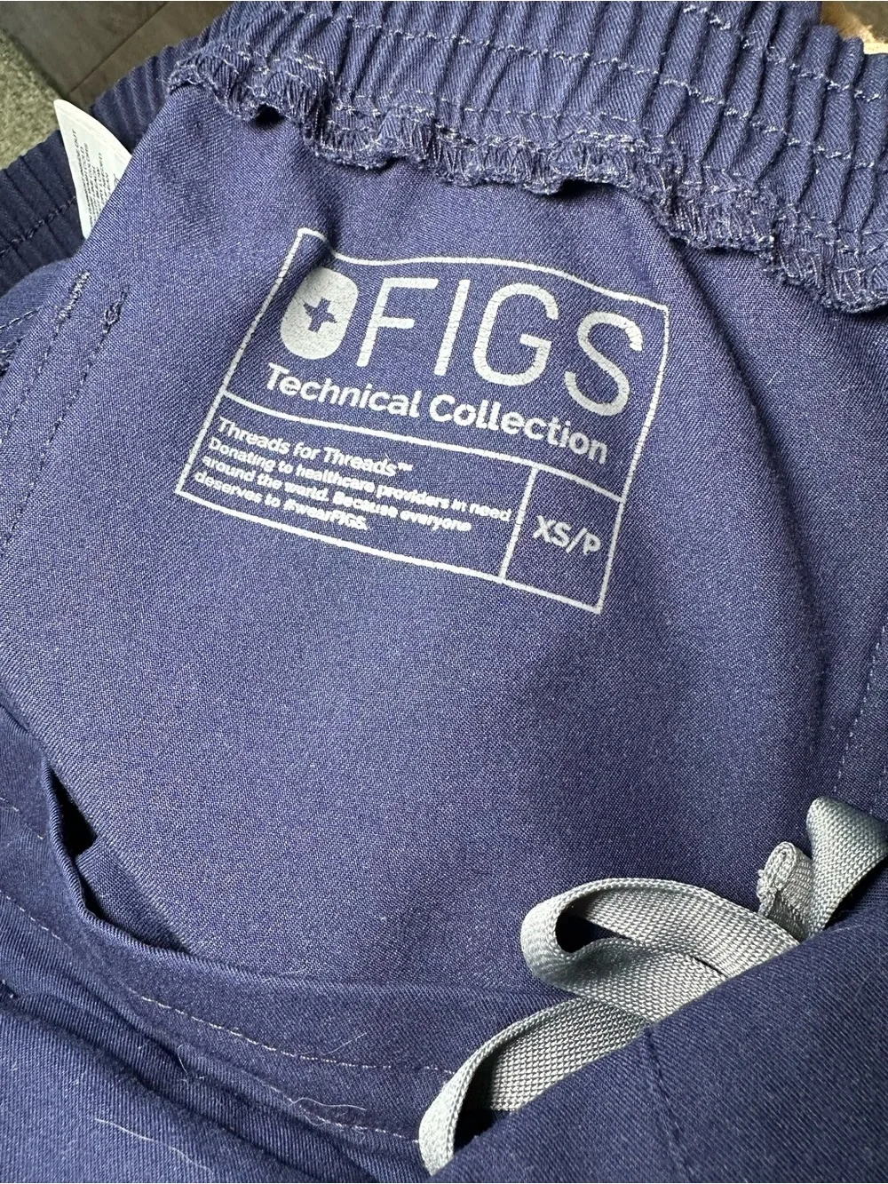 FIGS Navy Scrub Set | Rafaela Mandarin Collar Top XXS + Zamora Joggers XS Petite